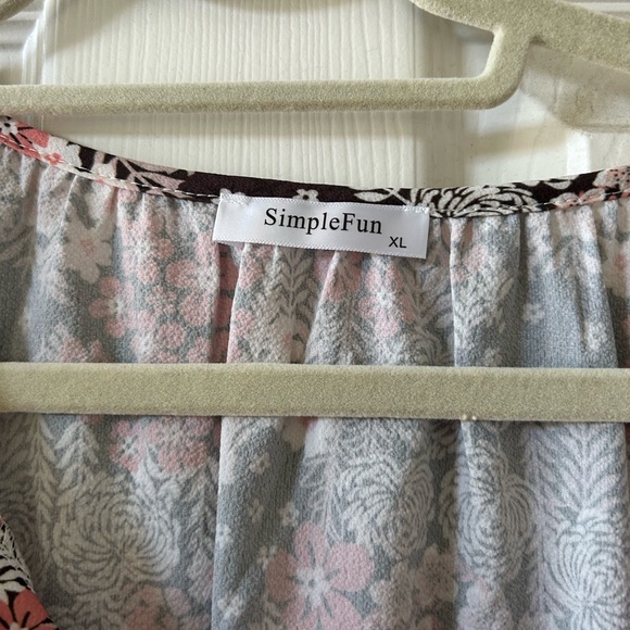 XL blouse.  100% polyester.  Worn once. - Picture 3 of 3